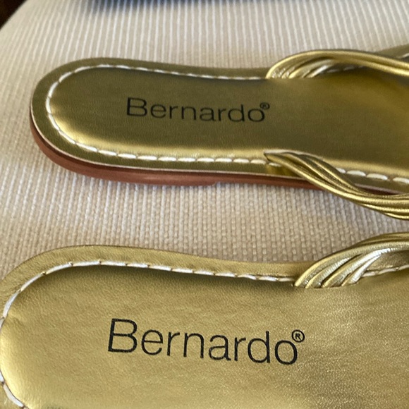 BERNARDO - ***RARE***Medieval Nappa Gold 12M NWT - Picture 6 of 9